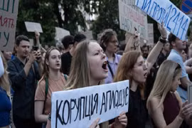 Biểu tình phản đối Tổng thống Ukraine hạn chế quyền cơ quan chống tham nhũng