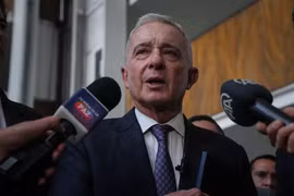 Điều ít biết về cựu Tổng thống Colombia bị quản thúc tại gia