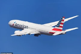 Hỏa hoạn ở khoang hành khách, máy bay chở 166 người hạ cánh khẩn