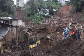 Hình ảnh mưa lũ tàn phá Mexico, 64 người thiệt mạng