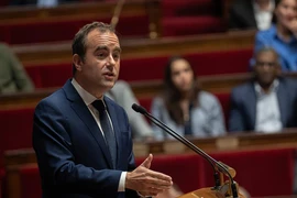 Thủ tướng Pháp Lecornu vượt qua hai cuộc bỏ phiếu bất tín nhiệm