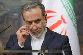 Iran cảnh báo sẽ tập kích căn cứ của Mỹ nếu bị tấn công