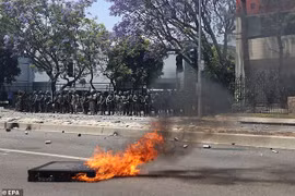 Tổng thống Trump điều 2.000 vệ binh đối phó biểu tình ở California