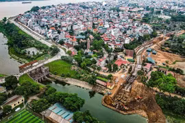 Cận cảnh đại công trường 920 tỷ đồng: Đếm ngược ngày 'hồi sinh' sông Tô Lịch