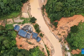 Lở đất do mưa lớn ở Trung Quốc, 3 người thiệt mạng