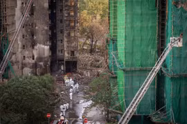 Thêm 8 người bị bắt giữ sau thảm kịch cháy chung cư ở Hong Kong