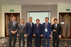 Thượng tướng Hoàng Xuân Chiến làm việc với đại diện Tập đoàn Huawei