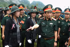 Đại tướng Phan Văn Giang kiểm tra hợp luyện các lực lượng diễu binh A80