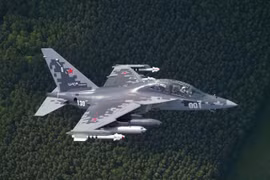 Tiêm tích Yak-130M cất cánh - khi người thầy trở thành chiến binh