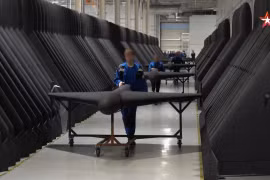 Bên trong nhà máy sản xuất 3.000 UAV "cảm tử" mỗi tháng của Nga