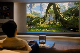 Máy chiếu công nghệ laser 3 màu tích hợp AI DeepSeek