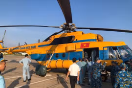 Bộ Quốc phòng điều động máy bay vận chuyển hàng cứu trợ vùng lũ Điện Biên