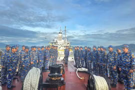 Tàu 382 làm tốt công tác chuẩn bị tham gia diễu binh trên biển Quốc khánh 2/9