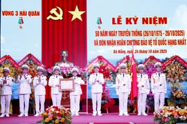 Vùng 3 Hải quân đón nhận Huân chương Bảo vệ Tổ quốc hạng Nhất