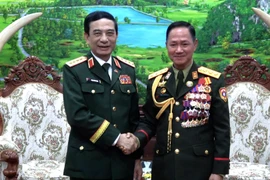 Đại tướng Phan Văn Giang hội kiến Bộ trưởng Bộ Quốc phòng Lào