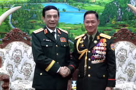 Đại tướng Phan Văn Giang hội kiến Bộ trưởng Bộ Quốc phòng Lào