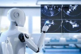 Sự thật gây sốc sau tin đồn robot mang thai Trung Quốc