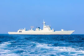 Tàu khu trục lớp Type 052D Đường Sơn