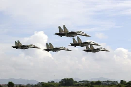 SU-30MK2 luyện tập bay đội hình đặc biệt chào mừng 80 năm Quốc khánh