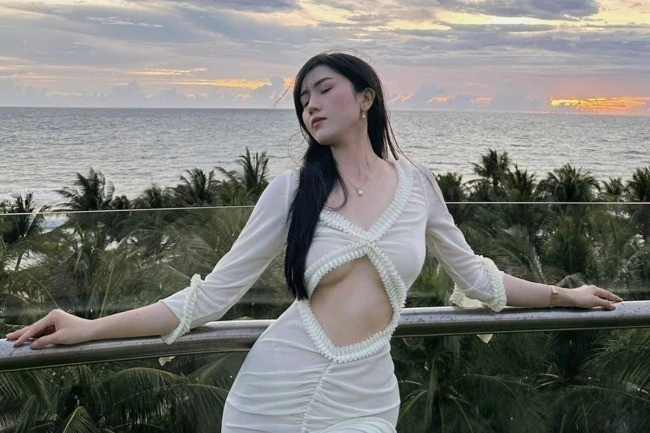 Nữ trọng tài Bi-a khoe loạt ảnh đời thường nóng bỏng