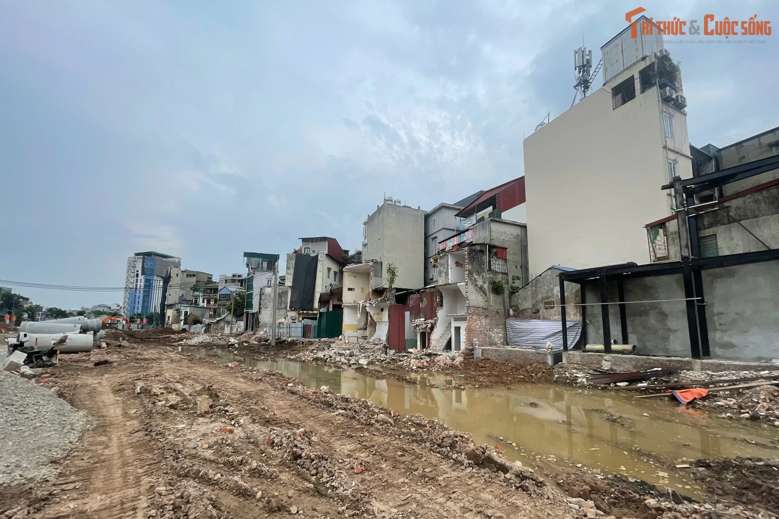 [GALLERY] Loạt nhà siêu mỏng xuất hiện như "nấm sau mưa" dọc Vành đai 2,5