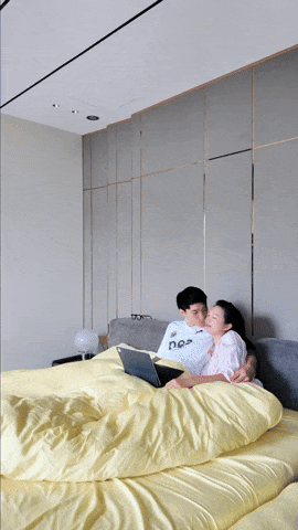 Doãn Hải My từng chia sẻ, hầu như mọi món đồ trong nhà - từ bàn ăn, đèn trần, rèm cửa cho đến bình hoa - đều được cô tỉ mỉ tìm hiểu, phối hợp để phù hợp với tổng thể.