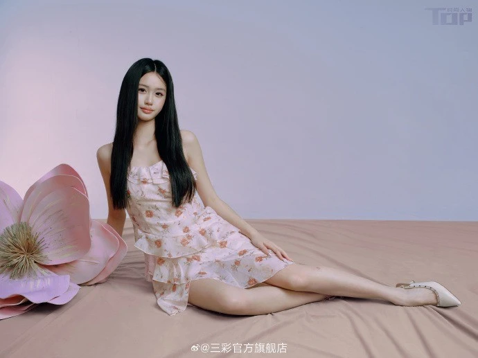 Con gái 15 tuổi của Chung Lệ Đề gây bão showbiz Trung Quốc