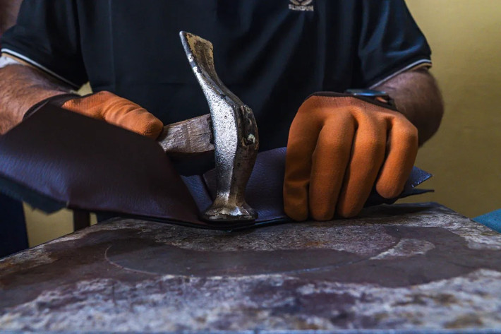 Sự cạnh tranh từ hàng nhập khẩu giá rẻ rất khốc liệt, nhưng Abdul Aal khẳng định nghề thủ công của Iraq vẫn có lợi thế.