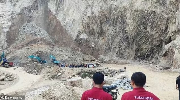 Ít nhất 10 người thiệt mạng và 6 người khác bị thương trong vụ việc. Tất cả nạn nhân đều là công nhân khai thác đá. Những người bị thương đang được điều trị tại các bệnh viện địa phương. Ảnh: Kompas TV.