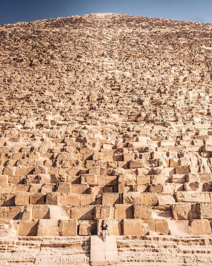 Góc ảnh này cho thấy Kim tự tháp Giza "khủng" như thế nào.