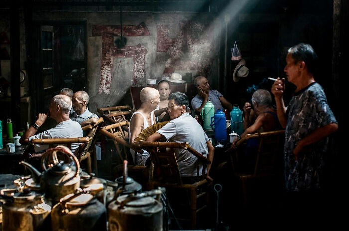 Bên trong một quán trà ở Thành Đô, Tứ Xuyên, Trung Quốc.