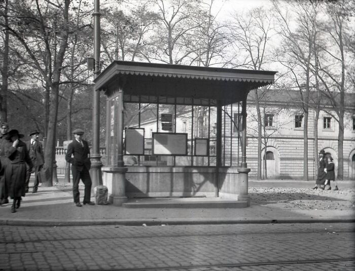 Trạm xe điện ở Brussels, Bỉ, vào tháng 10/1922.