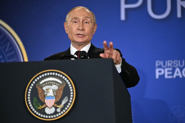 Tổng thống Putin nhất trí với ông Trump rằng việc đảm bảo an ninh cho Ukraine là cấp thiết và bày tỏ sẵn sàng hợp tác về vấn đề này. Ông hy vọng rằng sự hiểu biết lẫn nhau đạt được trong các cuộc thảo luận sẽ mở đường cho hòa bình. Ảnh: Getty.