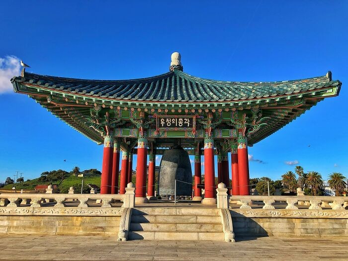 Người dân ở Hàn Quốc rất tôn trọng và tuân thủ luật. Bạn sẽ hiếm khi thấy họ vi phạm luật giao thông hoặc làm điều gì làm phiền người khác.