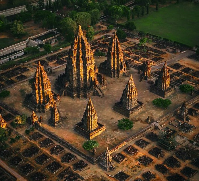 Bức ảnh này được chụp tại Yogyakarta, một địa điểm thu hút du khách ở Indonesia.