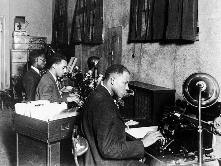 Ngân hàng Dunbar ở Harlem là ngân hàng đầu tiên trong khu vực tuyển dụng nhân viên da màu.