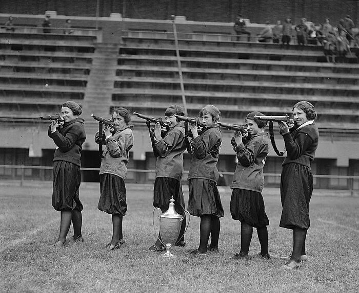 Đội súng trường nữ Washington DC năm 1922.