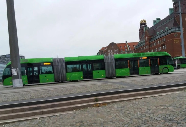 Những chiếc xe buýt ở Malmö, Thụy Điển, có thể đi theo cả hai hướng.