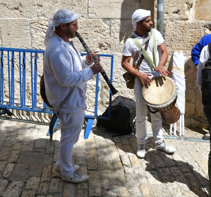 Một số người chơi nhạc ở Jerusalem.