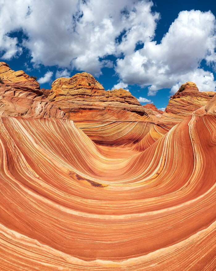 Khối đá kỳ lạ có tên The Wave ở Arizona, Mỹ.