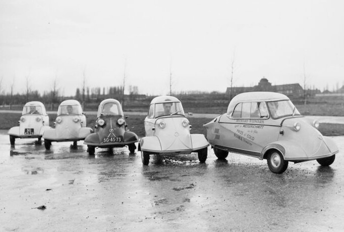 Những chiếc xe Messerschmitt Kabinenroller năm 1955.