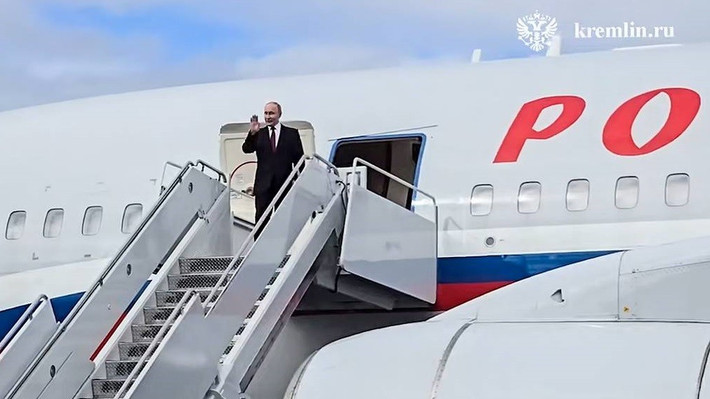 Máy bay chở Tổng thống Nga Vladimir Putin hạ cánh xuống căn cứ Elmendorf-Richardson ở Anchorage, Alaska (Mỹ), ngày 15/8 (giờ địa phương). Ảnh: Văn phòng Báo chí Điện Kremlin.
