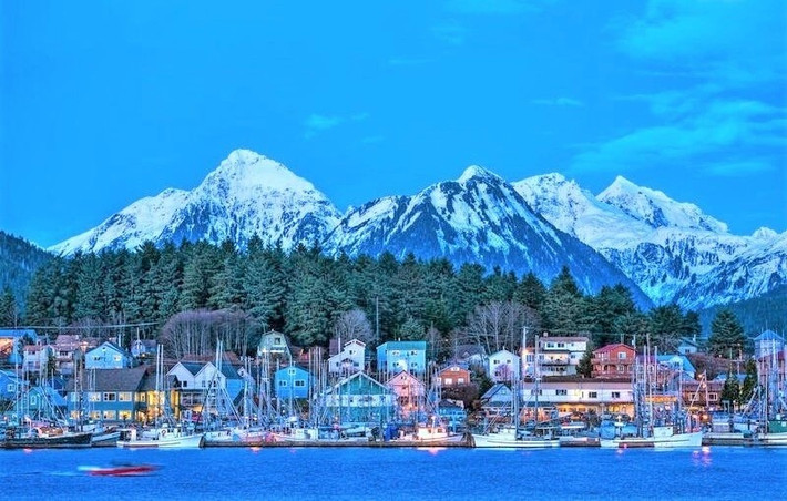 Theo trang The Fact File, tên gọi Alaska có nguồn gốc từ tiếng Aleut và có nghĩa là "vùng đất rộng lớn" hoặc "lục địa". Ảnh: vashurok.ru.