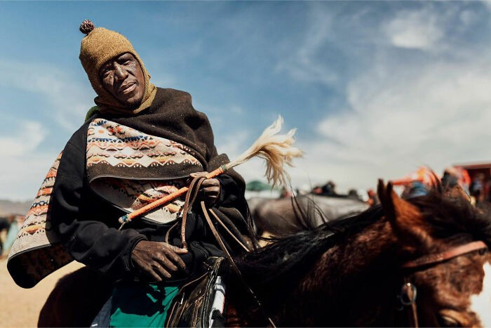 Bức ảnh chụp tại Lesotho - Vương quốc trên bầu trời.