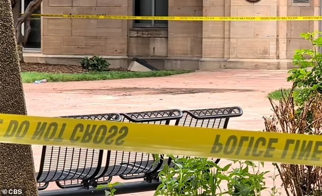 Giám đốc FBI Kash Patel gọi vụ việc là một "cuộc tấn công khủng bố có chủ đích" trong khi Tổng chưởng lý Colorado Phil Weiser nói rằng có vẻ như đây là cuộc tấn công do thù hận. Ảnh: CBS.