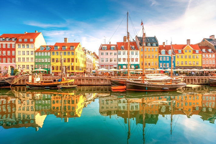 Copenhagen ban đầu là một làng chài có tên là "Havn". Ảnh: ambassadorcruiseline.com.