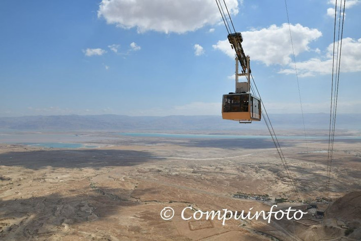 Cáp treo đến Masada, một địa điểm nổi tiếng ở Israel.