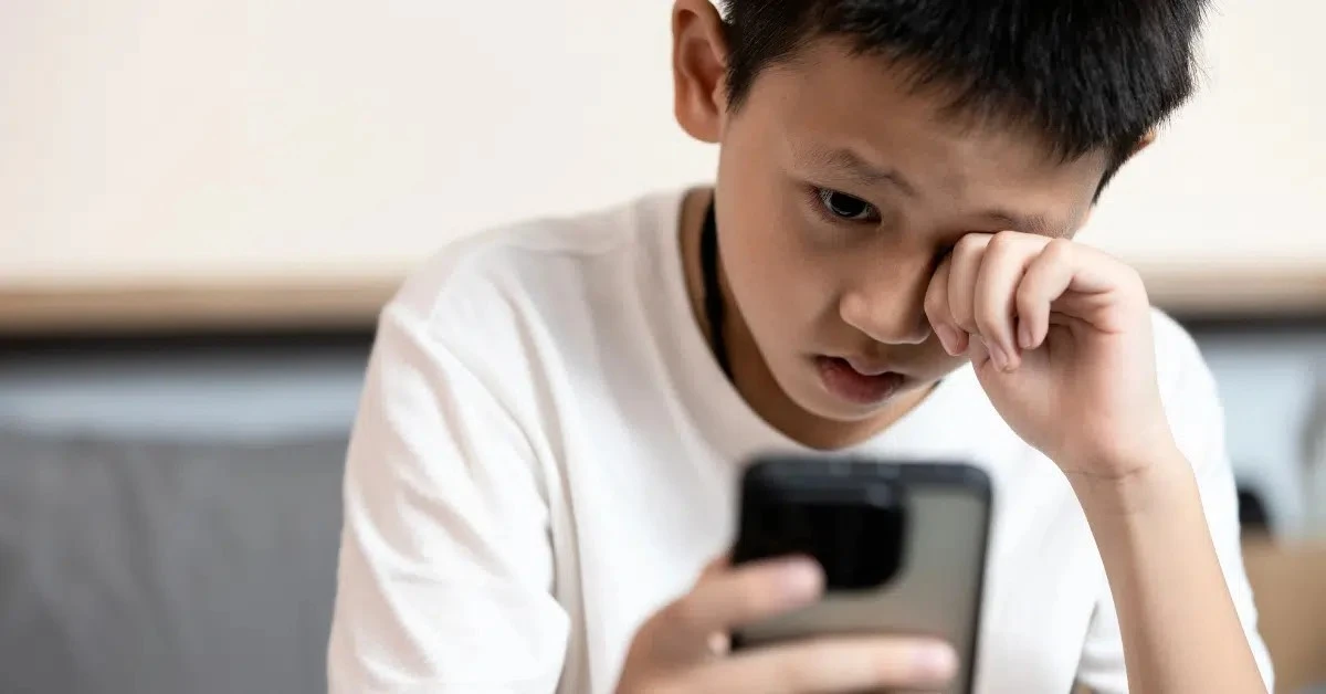 Trẻ dưới 13 tuổi không nên dùng smartphone, cảnh báo mới