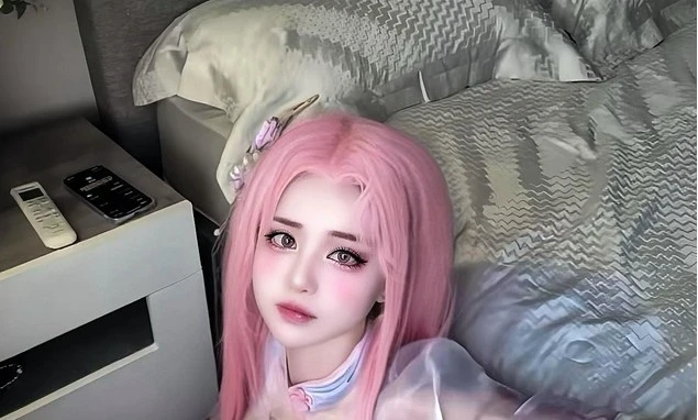 Cosplay Seraphine của Yugi khiến game thủ bùng nổ 