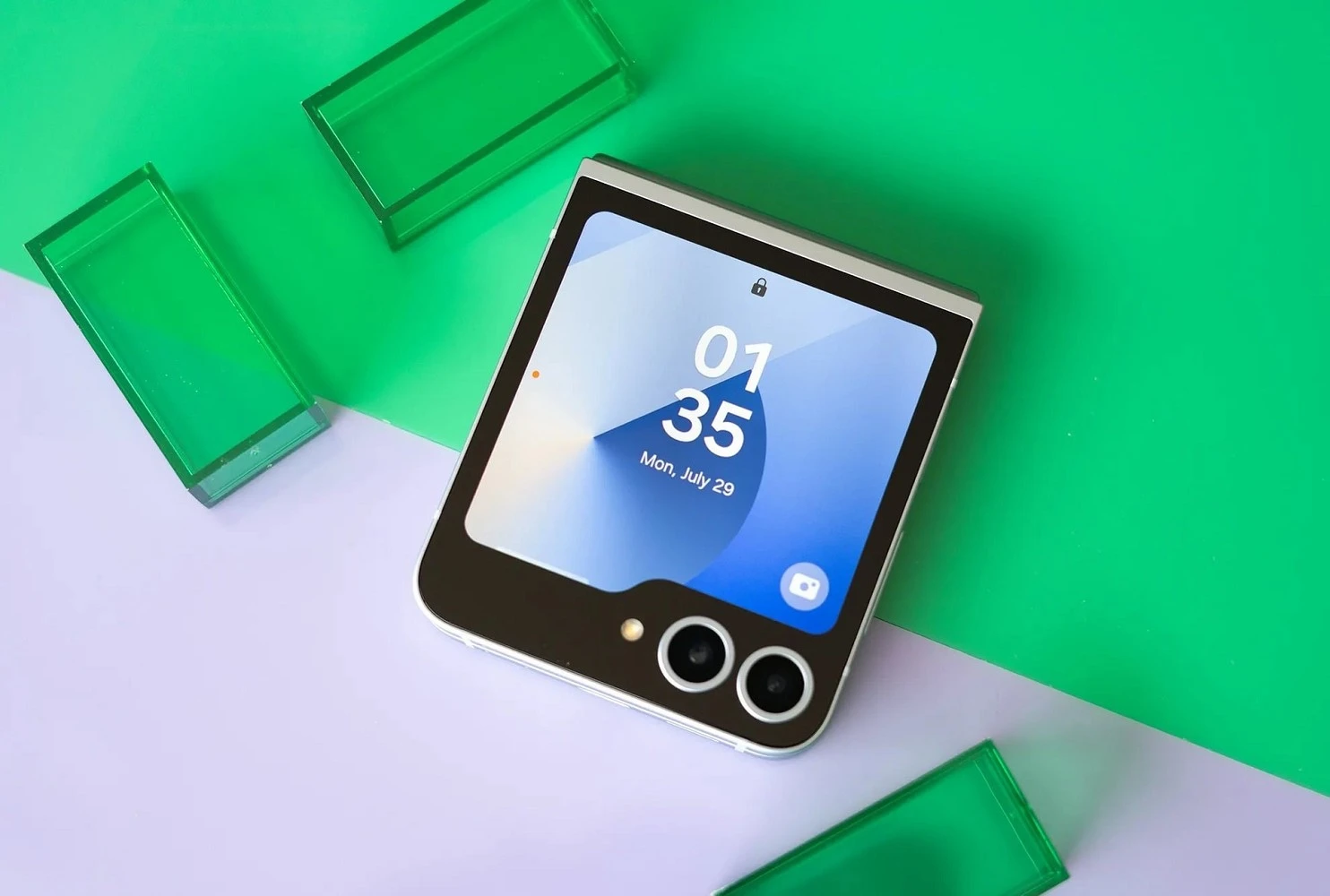 Galaxy Z Flip 7 FE: Màn ra mắt thất thế vì “cái bóng” cũ